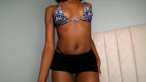 Snapshot of love_miah chatting on 10-02-25, 10:06 Miah online show from 10-02-25, 10:06