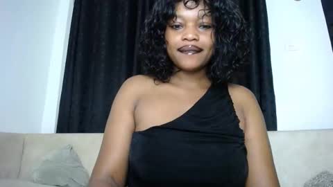Snapshot of love_niahh chatting on 02-17-26, 12:07 niahh online show from 02-17-26, 12:07