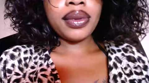 Snapshot of love_niahh chatting on 02-27-26, 12:49 niahh online show from 02-27-26, 12:49