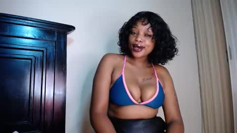 Snapshot of love_niahh chatting on 03-09-26, 12:09 niahh online show from 03-09-26, 12:09