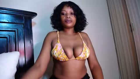 Snapshot of love_niahh chatting on 03-10-26, 01:38 niahh online show from 03-10-26, 01:38