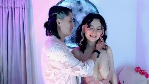 Snapshot of love_oftwo chatting on 11-17-25, 10:48 Melisa Emily online show from 11-17-25, 10:48