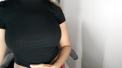LoVe On  online show from 07-10-26, 02:41