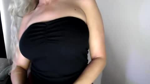 LoVe On  online show from 07-20-26, 02:52