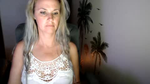 LoVe On  online show from 08-07-26, 02:46