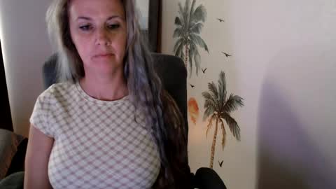 LoVe On  online show from 08-07-26, 02:52