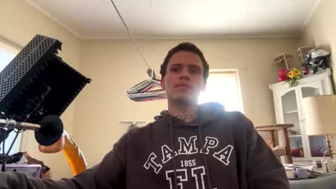 Snapshot of love_stretch chatting on 10-28-25, 05:37 love stretch online show from 10-28-25, 05:37