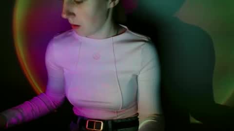 Vivian online show from 02-18-26, 01:07