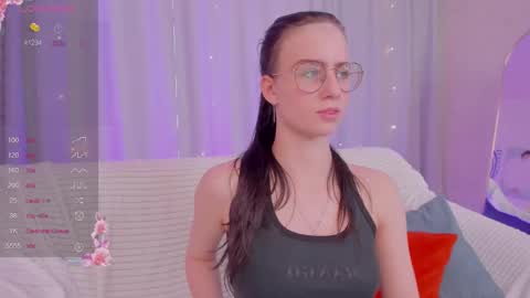 Snapshot of lovebettie chatting on 03-25-26, 09:04 Elisabette online show from 03-25-26, 09:04