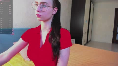 Snapshot of lovebettie chatting on 04-06-26, 08:48 Elisabette online show from 04-06-26, 08:48