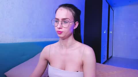 Snapshot of lovebettie chatting on 04-17-26, 08:50 Elisabette online show from 04-17-26, 08:50
