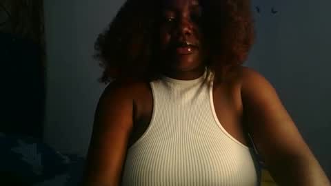 Snapshot of lovecumsluttie chatting on 10-08-25, 07:11 mila online show from 10-08-25, 07:11