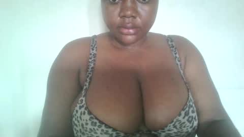 Snapshot of lovecumsluttie chatting on 02-15-26, 08:13 mila online show from 02-15-26, 08:13