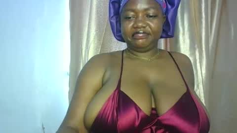 Snapshot of lovecumsluttie chatting on 04-08-26, 03:01 mila online show from 04-08-26, 03:01