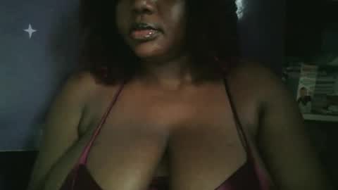 Snapshot of lovecumsluttie chatting on 04-18-26, 04:55 mila online show from 04-18-26, 04:55