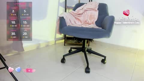 Luna  online show from 02-19-25, 02:33