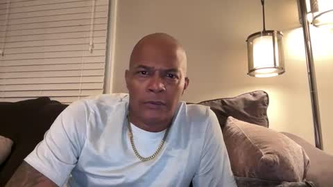 Snapshot of loved19 chatting on 10-25-25, 04:42 loved19 online show from 10-25-25, 04:42