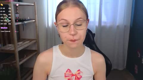 Snapshot of lovedrope chatting on 09-27-25, 11:26 God like girl Ann online show from 09-27-25, 11:26