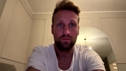 lovefuesse online show from 11-06-25, 07:15