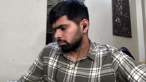 Snapshot of lovehairyindian chatting on 03-09-25, 07:15 Indian hairy online show from 03-09-25, 07:15