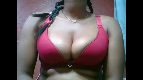 Snapshot of loveinlife750427 chatting on 09-09-25, 04:45 loveinlife750427 online show from 09-09-25, 04:45
