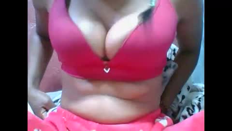 Snapshot of loveinlife750427 chatting on 09-12-25, 11:21 loveinlife750427 online show from 09-12-25, 11:21