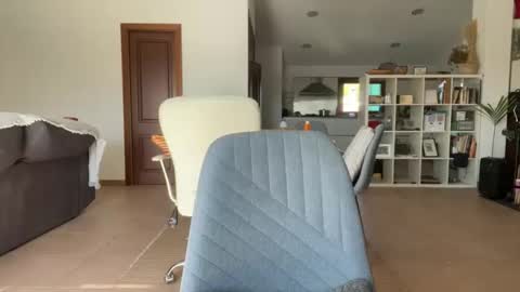 Loveisperfect online show from 10-18-25, 10:16