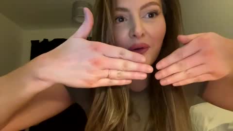 LoveLavender  online show from 01-17-25, 09:39