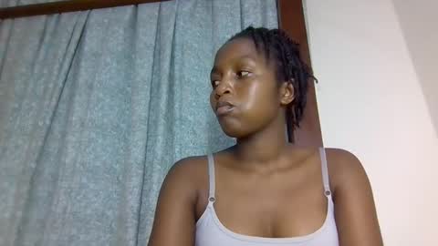 lovelbrownie online show from 10-22-25, 09:47