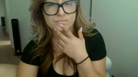 Snapshot of lovelife619760 chatting on 10-09-25, 05:11 Doll 4 you online show from 10-09-25, 05:11