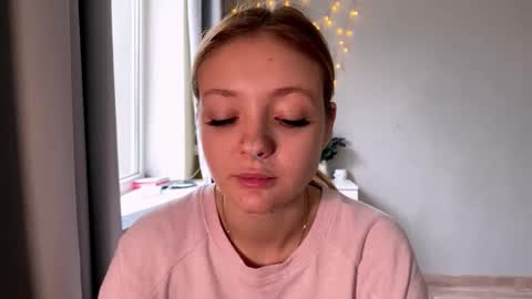 Ella online show from 12-23-25, 06:22