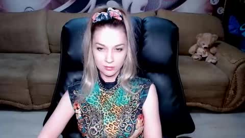 private open online show from 03-11-25, 04:18