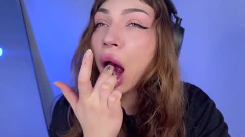 Elsa online show from 03-10-25, 03:45