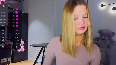 Jenny online show from 09-26-25, 01:09