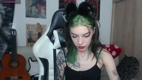 Cassie online show from 12-19-24, 08:55