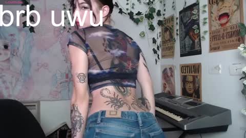 Cassie online show from 01-20-25, 02:53