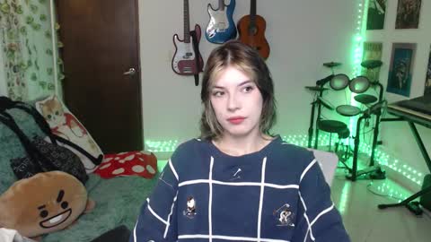 Snapshot of lovely_cass chatting on 11-11-25, 07:19 Cassie online show from 11-11-25, 07:19