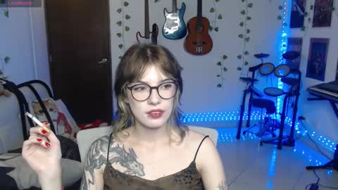 Snapshot of lovely_cass chatting on 11-25-25, 06:57 Cassie online show from 11-25-25, 06:57