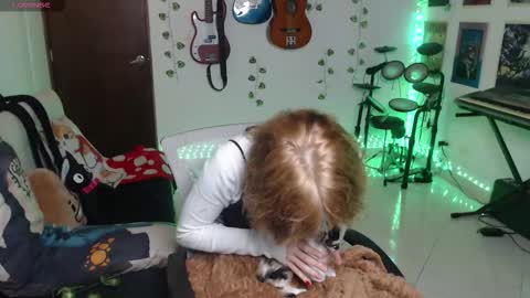 Snapshot of lovely_cass chatting on 12-02-25, 05:35 Cassie online show from 12-02-25, 05:35