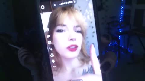 Snapshot of lovely_cass chatting on 02-05-26, 07:35 Cassie online show from 02-05-26, 07:35