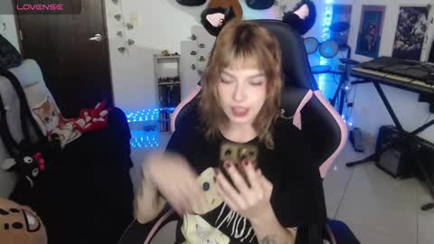 Snapshot of lovely_cass chatting on 02-28-26, 05:19 Cassie online show from 02-28-26, 05:19