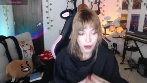 Snapshot of lovely_cass chatting on 03-06-26, 12:40 Cassie online show from 03-06-26, 12:40