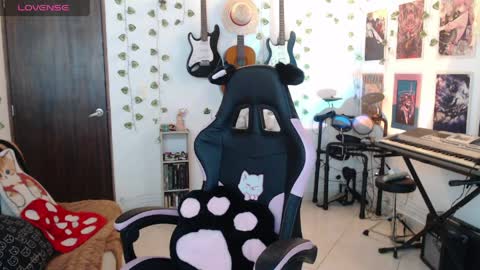 Snapshot of lovely_cass chatting on 03-31-26, 05:52 Cassie online show from 03-31-26, 05:52