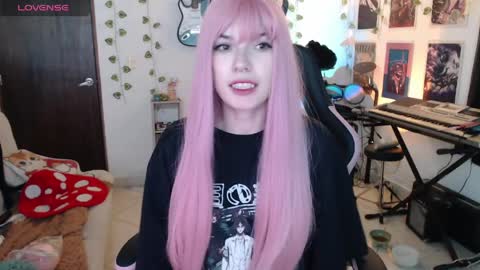 Snapshot of lovely_cass chatting on 04-07-26, 05:30 Cassie online show from 04-07-26, 05:30