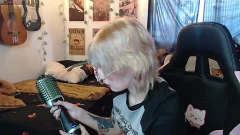 Cassie online show from 05-15-26, 07:54