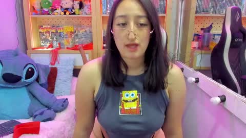 Snapshot of lovely_chloe19 chatting on 03-01-25, 02:26 Chloe online show from 03-01-25, 02:26