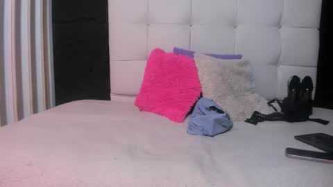 Snapshot of lovely_chloe19 chatting on 11-14-25, 01:21 Chloe online show from 11-14-25, 01:21