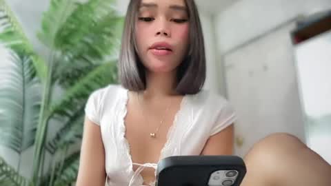 lovely_cittie18 online show from 04-28-26, 02:38