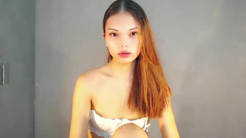 Snapshot of lovely_darlingx chatting on 06-09-26, 11:38 Precious . online show from 06-09-26, 11:38