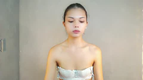 Snapshot of lovely_darlingx chatting on 06-15-26, 02:36 Precious . online show from 06-15-26, 02:36